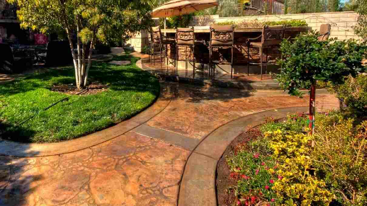 Bakersfield backyard landscaping